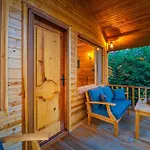 Blue Life B&B 페티예